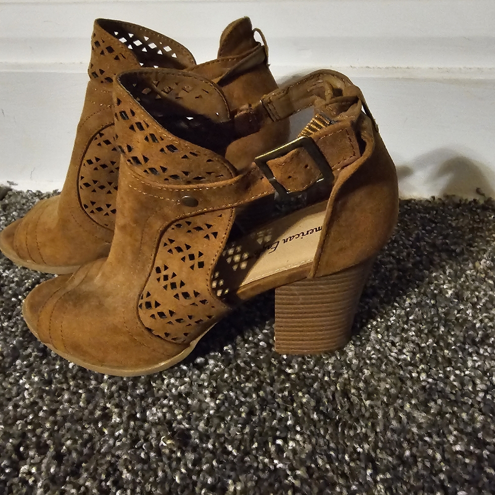 American Eagle Outfitters Tan Heeled Boots